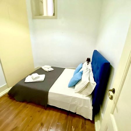 Relax Chiado 3 - Cute Little Double Room With Shared Bathroom Lisboa Extérieur photo